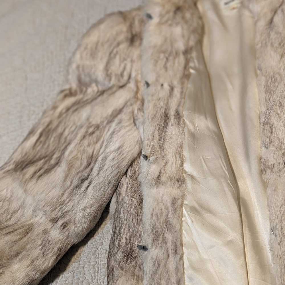 Gorgeous Rabbit Fur Coat Size Medium.  Impeccable… - image 7