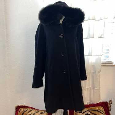 Coat with real fox fur - image 1