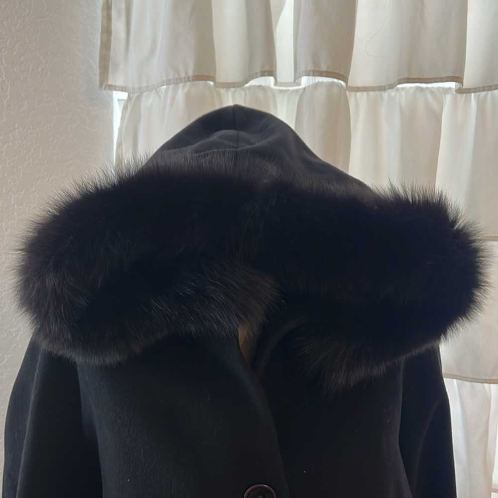Coat with real fox fur - image 2