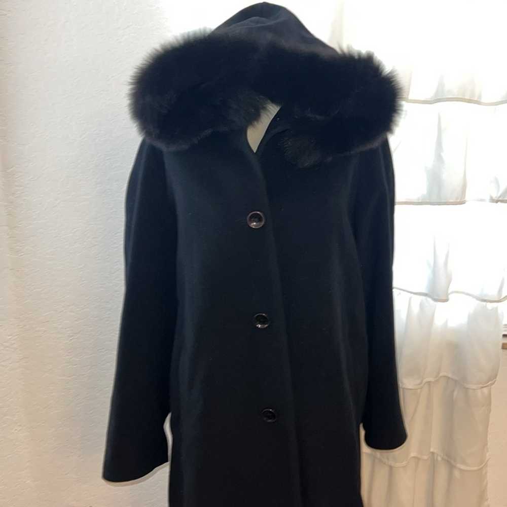 Coat with real fox fur - image 3