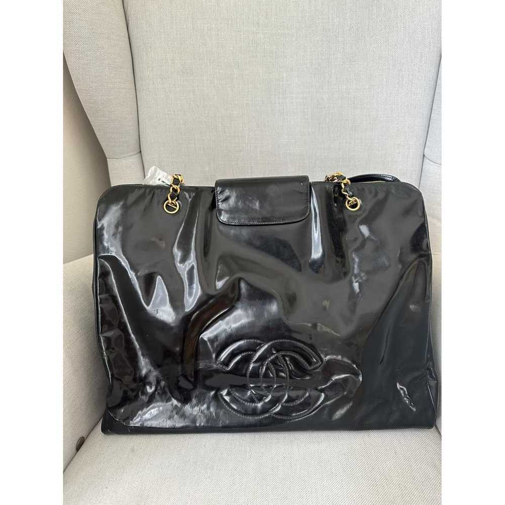 Chanel Vintage Cc Chain patent leather tote - image 2