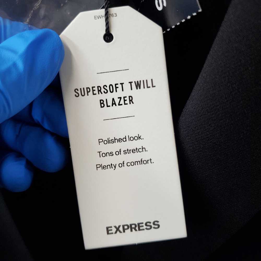 Women's Express Supersoft Twill Blazer Size 10 - image 3