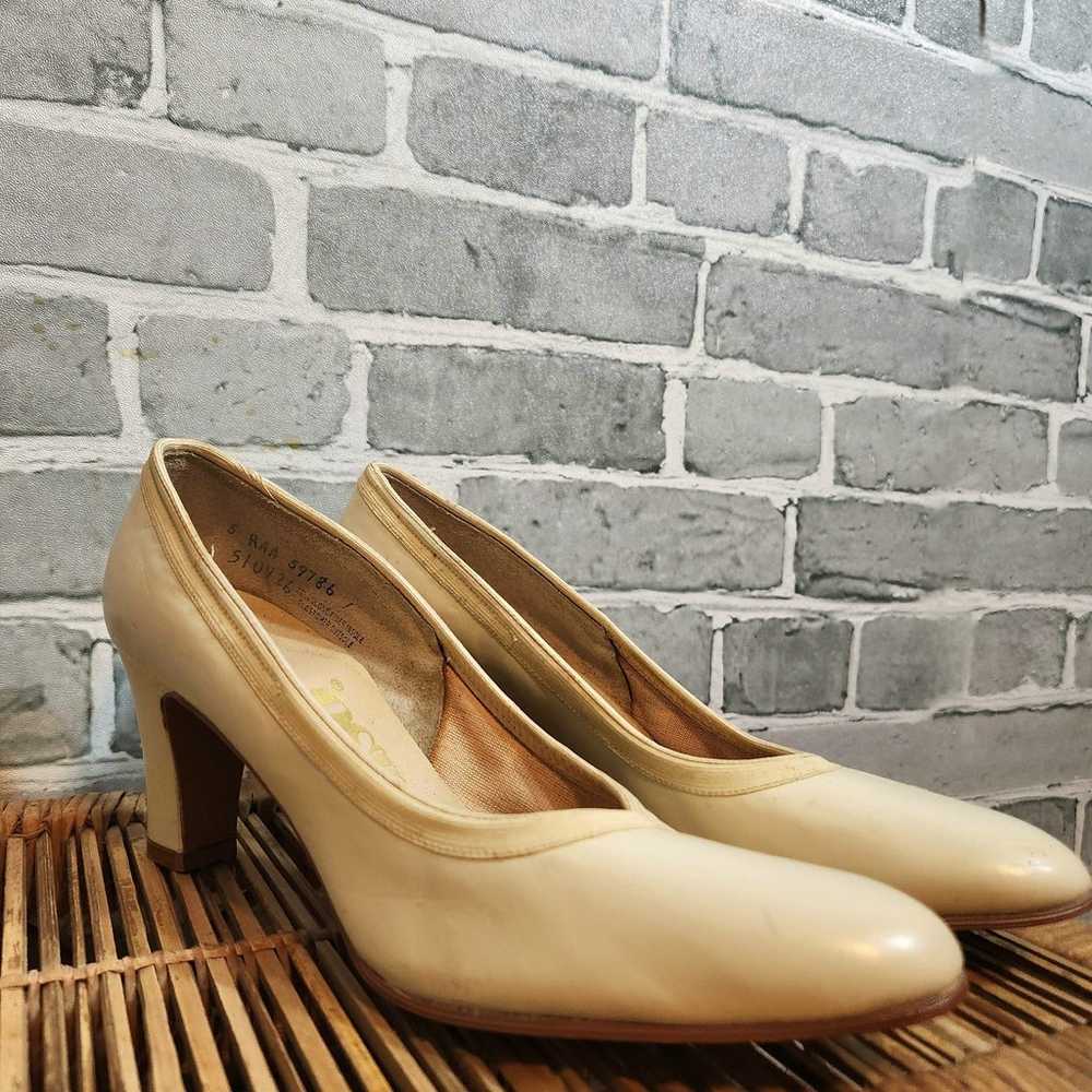 1950s Deliso Vintage Ivory Heels Neolite Soles Mi… - image 3
