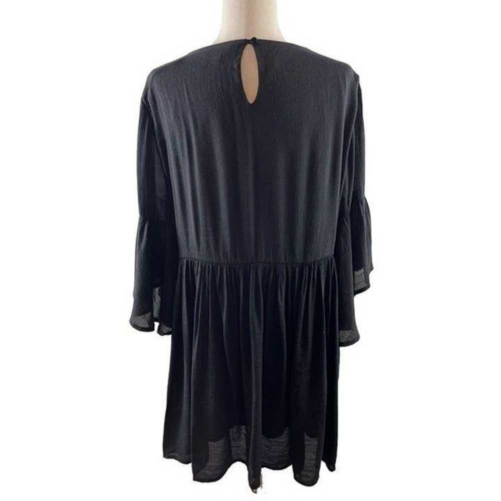Umgee Embroidered Bell Sleeve Crepe Flowy Lined S… - image 3