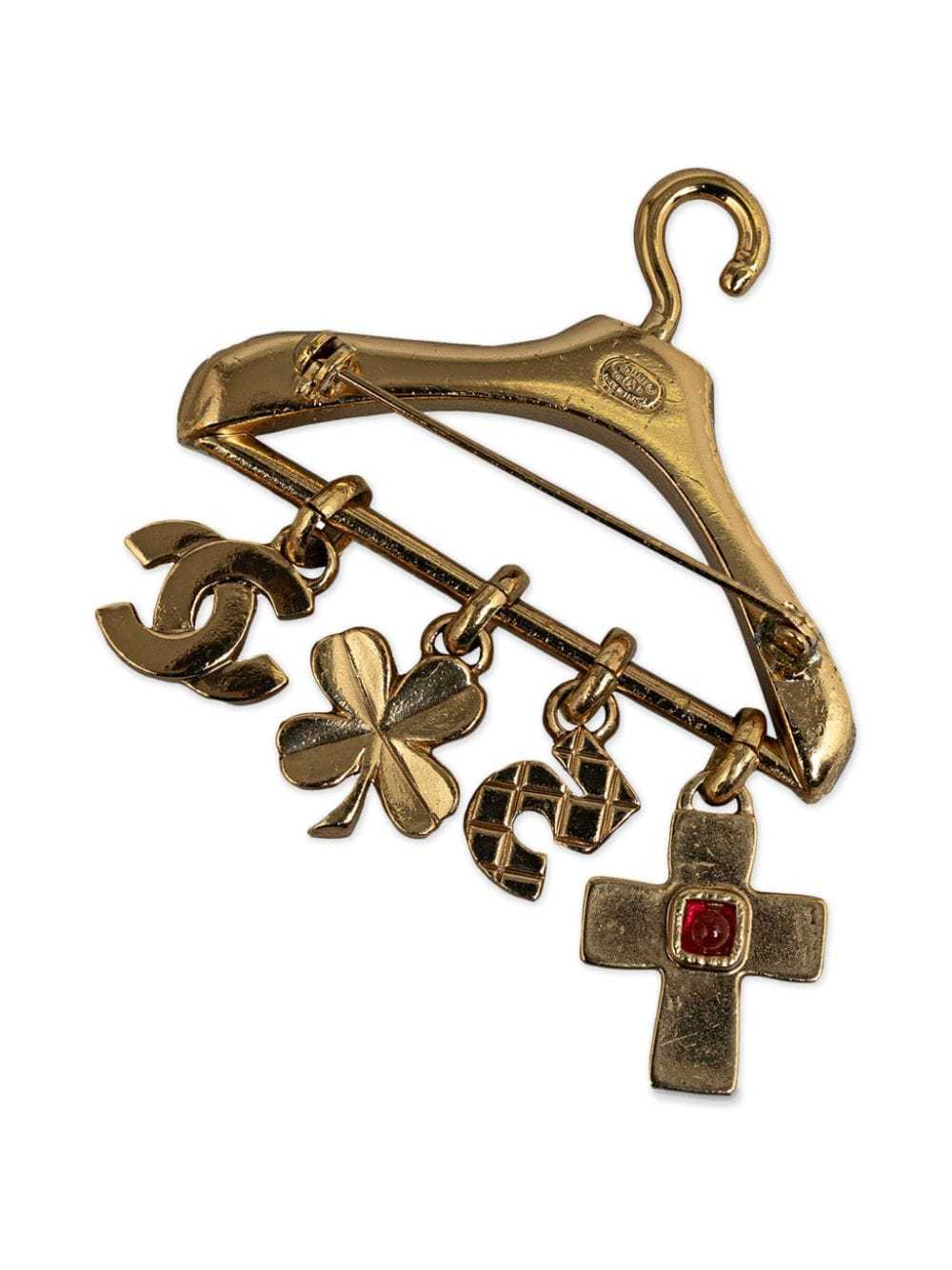 CHANEL Pre-Owned 2002 Gripoix Hanger brooch - Gold - image 2