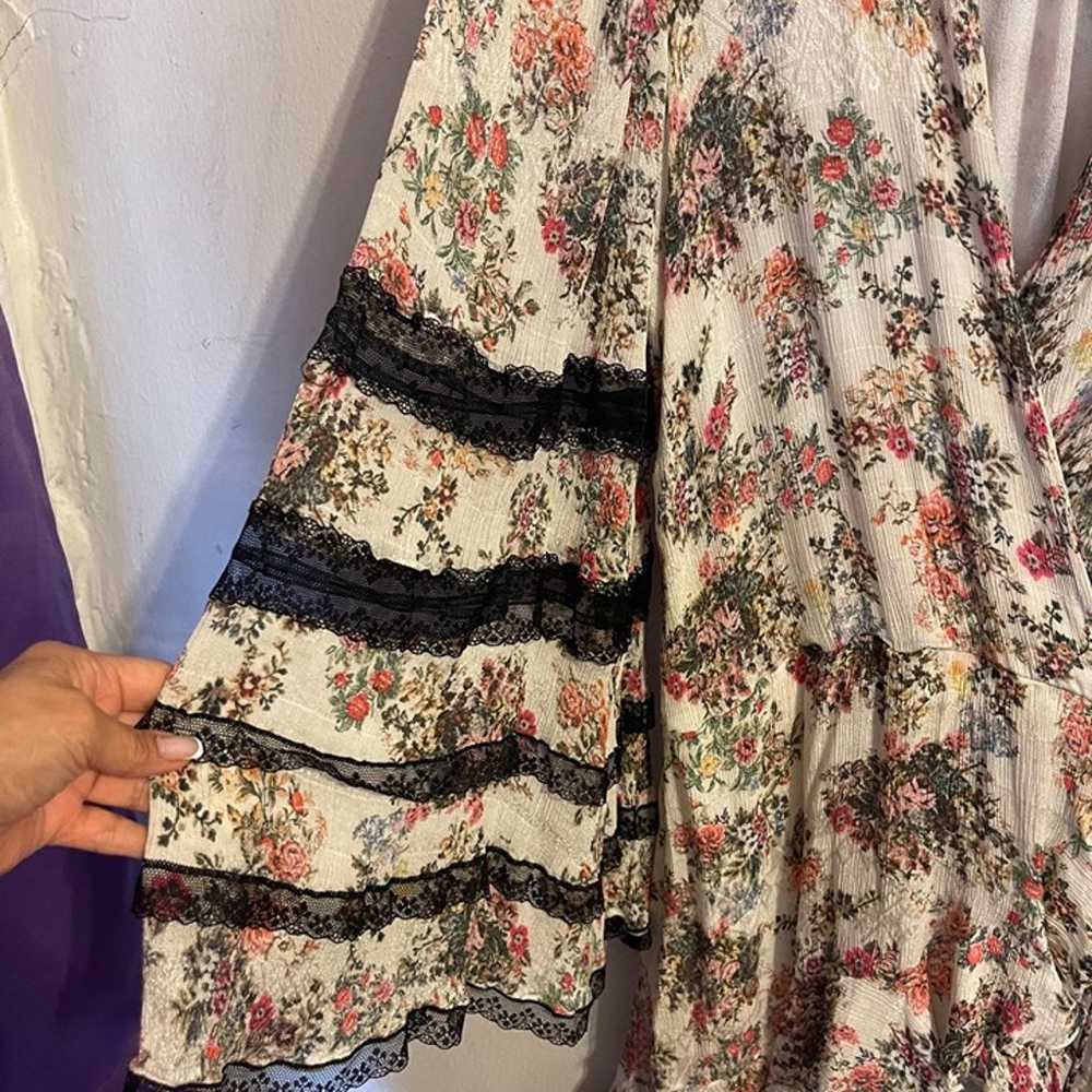 Rococo Sand Wrap Short Dress w/ Flair Sleeves Siz… - image 4