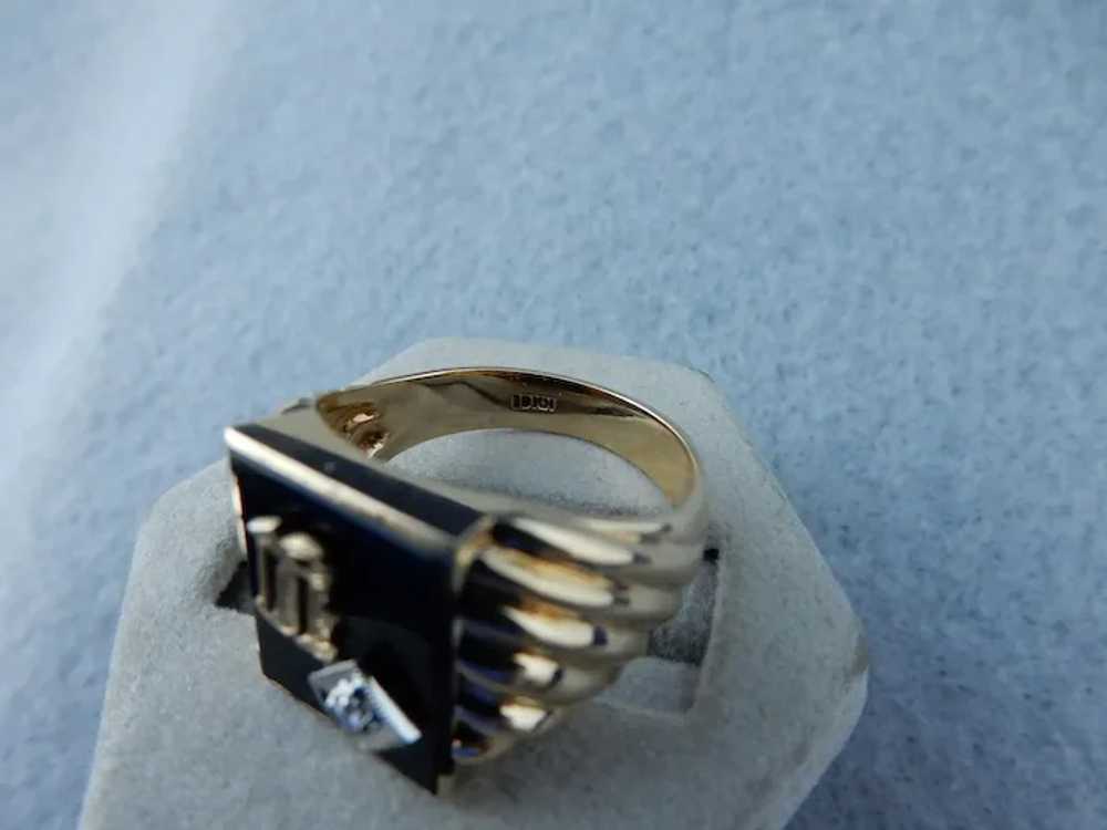 10k Yellow Gold and Black Onyx Signet Ring - image 5