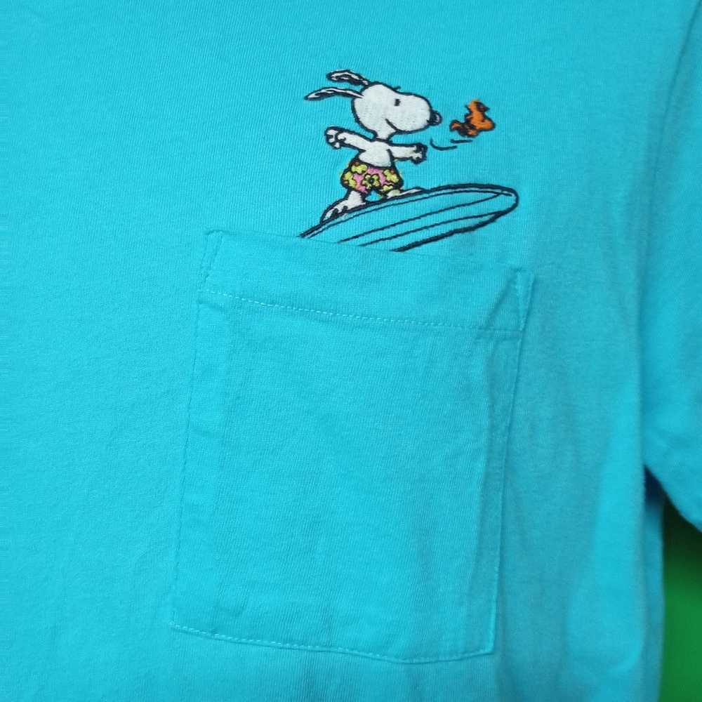 Snoopy surfing t-shirt size small like new - image 2