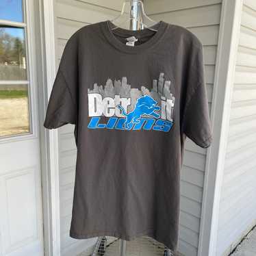 New Detroit Lions Motor City Line Tshirt XL - image 1