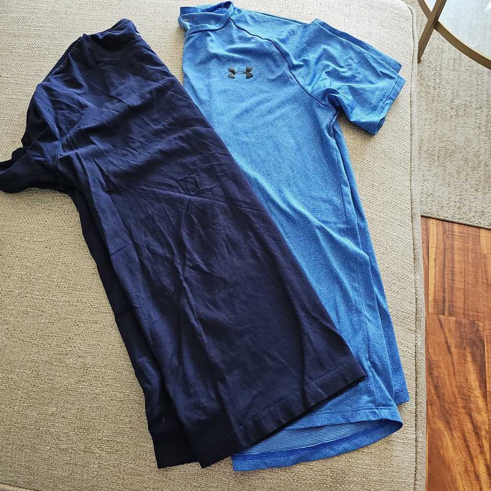 2 T-shirt Bundle 1 Under Armour 1 H&M small navy … - image 1