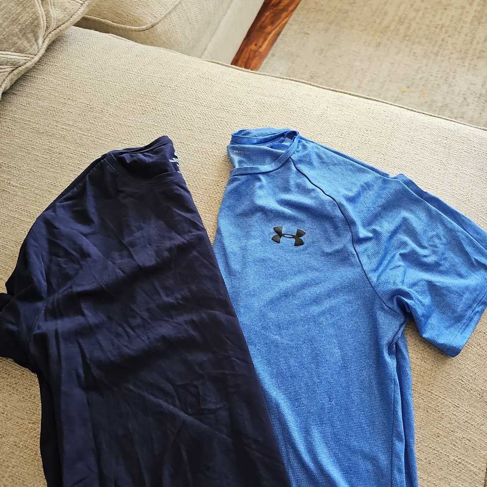 2 T-shirt Bundle 1 Under Armour 1 H&M small navy … - image 2