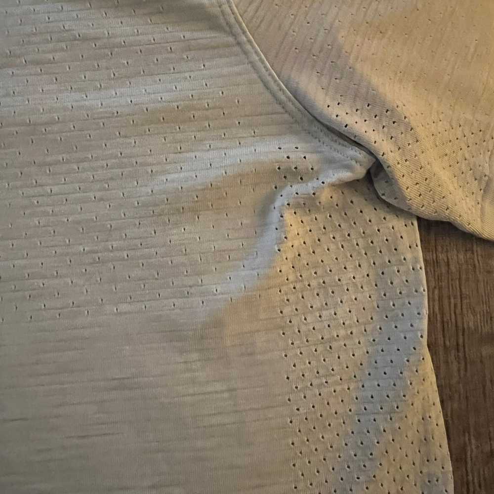 Lululemon Men’s Vent Tech Grey T-Shirt -Size: Lar… - image 2
