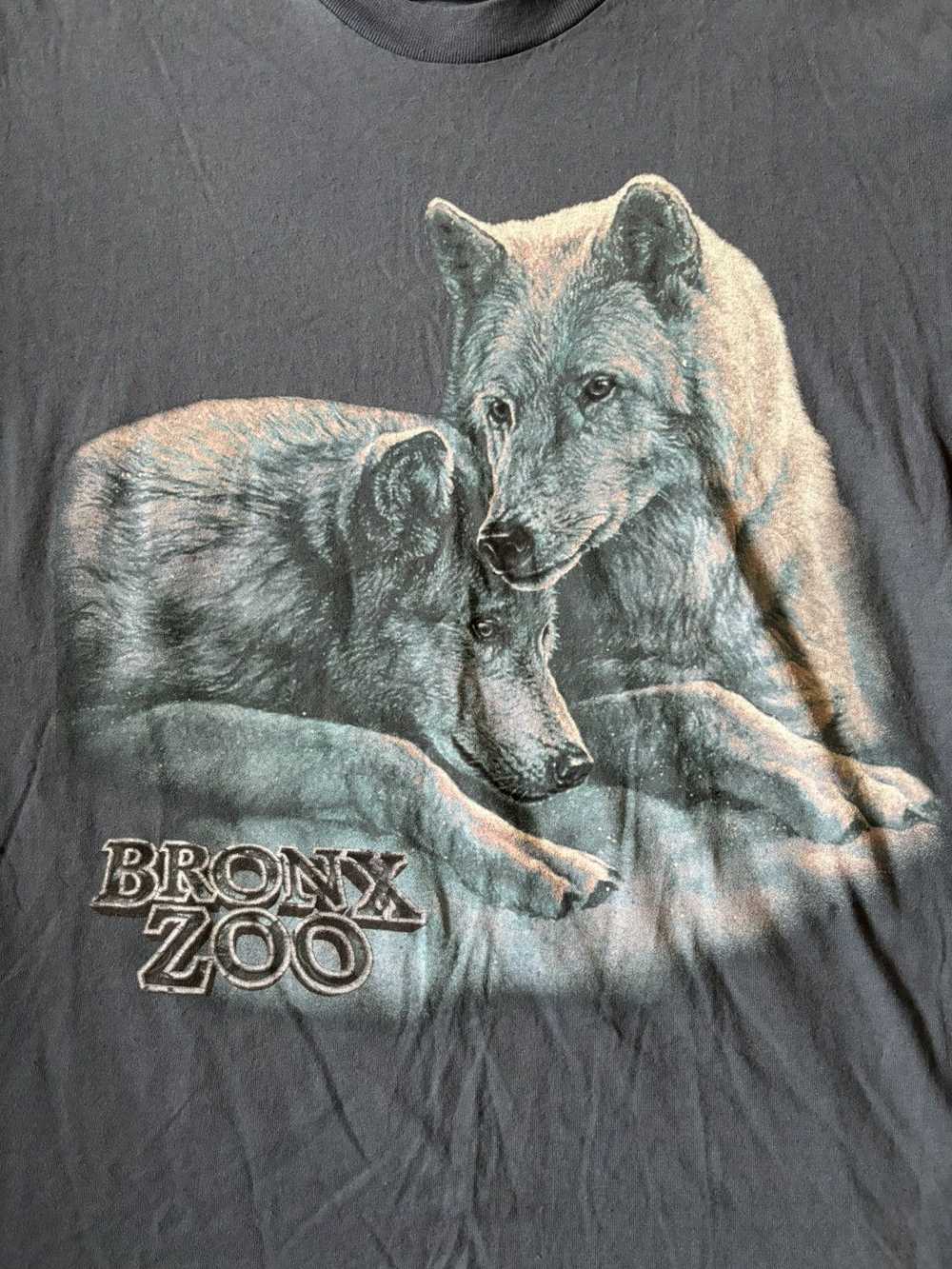 Streetwear × Vintage Vintage Bronx Zoo Wolf t-shi… - image 3