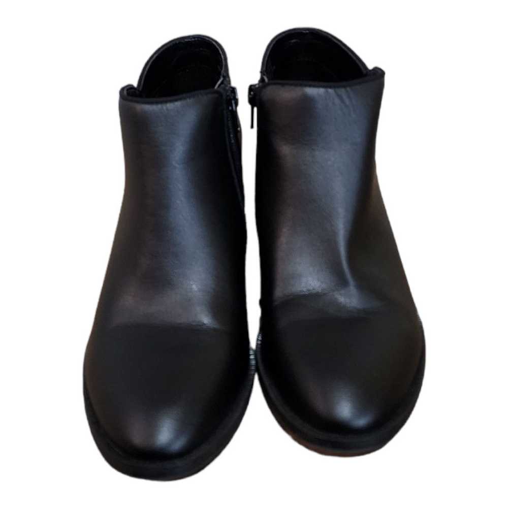 Amazon Amazon Essentials Women's Ankle Boot Size … - image 6