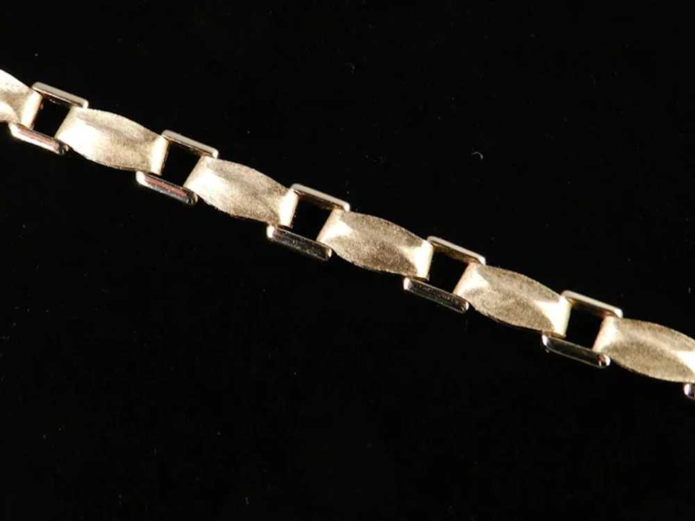 Trifari Mid-Century Ribbon Link Necklace - image 4