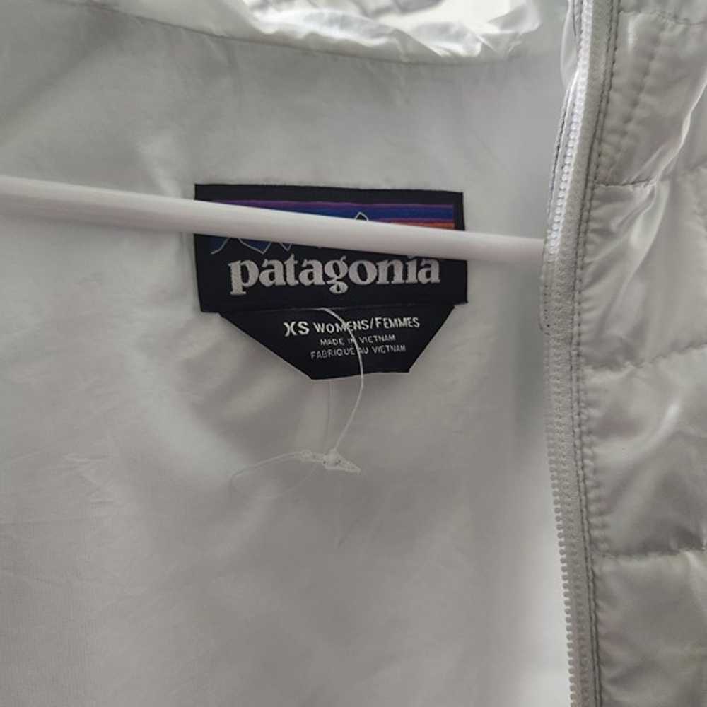 XS White Patagonia Jacket - image 3