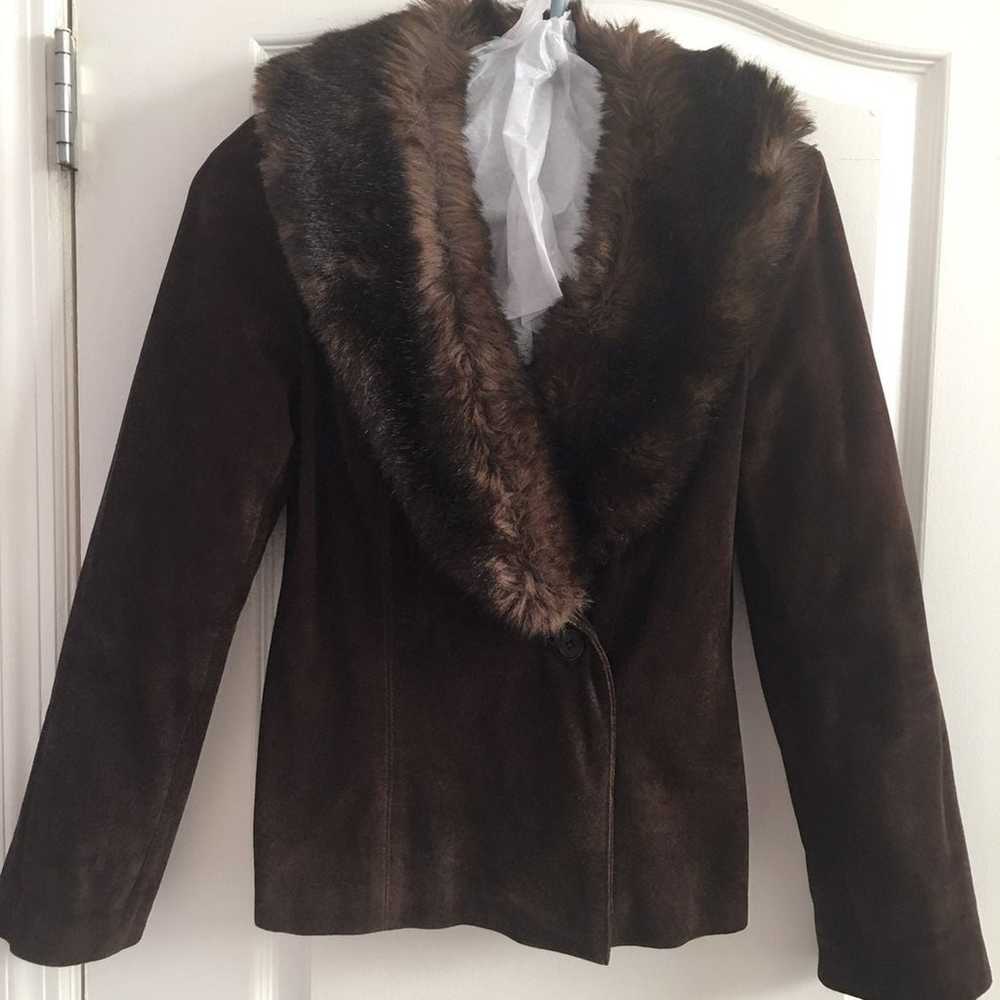 BCBG vintage brown suede jacket fur collar size s… - image 12