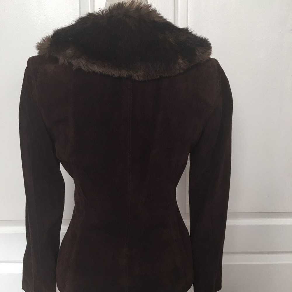 BCBG vintage brown suede jacket fur collar size s… - image 7