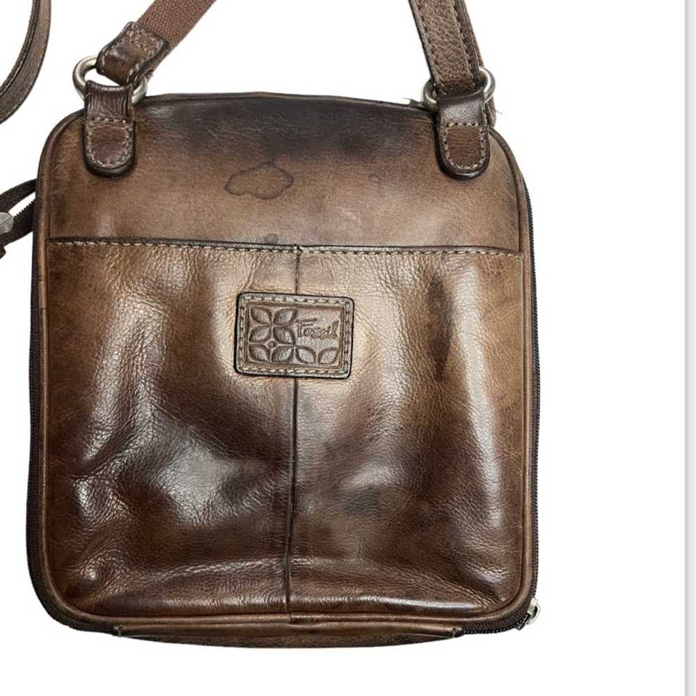 Fossil brown leather flap closure crossbody purse - image 4