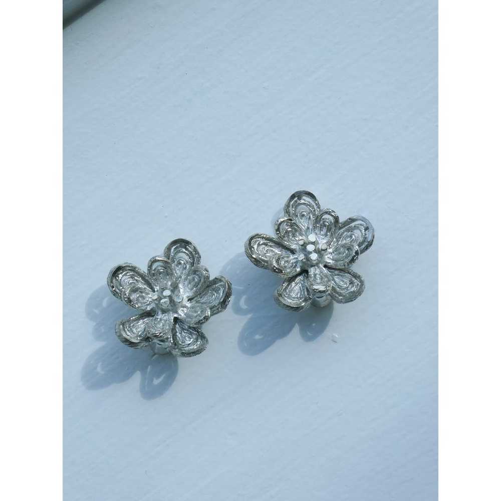 Silver Flower Earrings Clip-On VTG - image 3