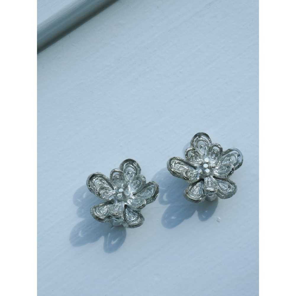 Silver Flower Earrings Clip-On VTG - image 4