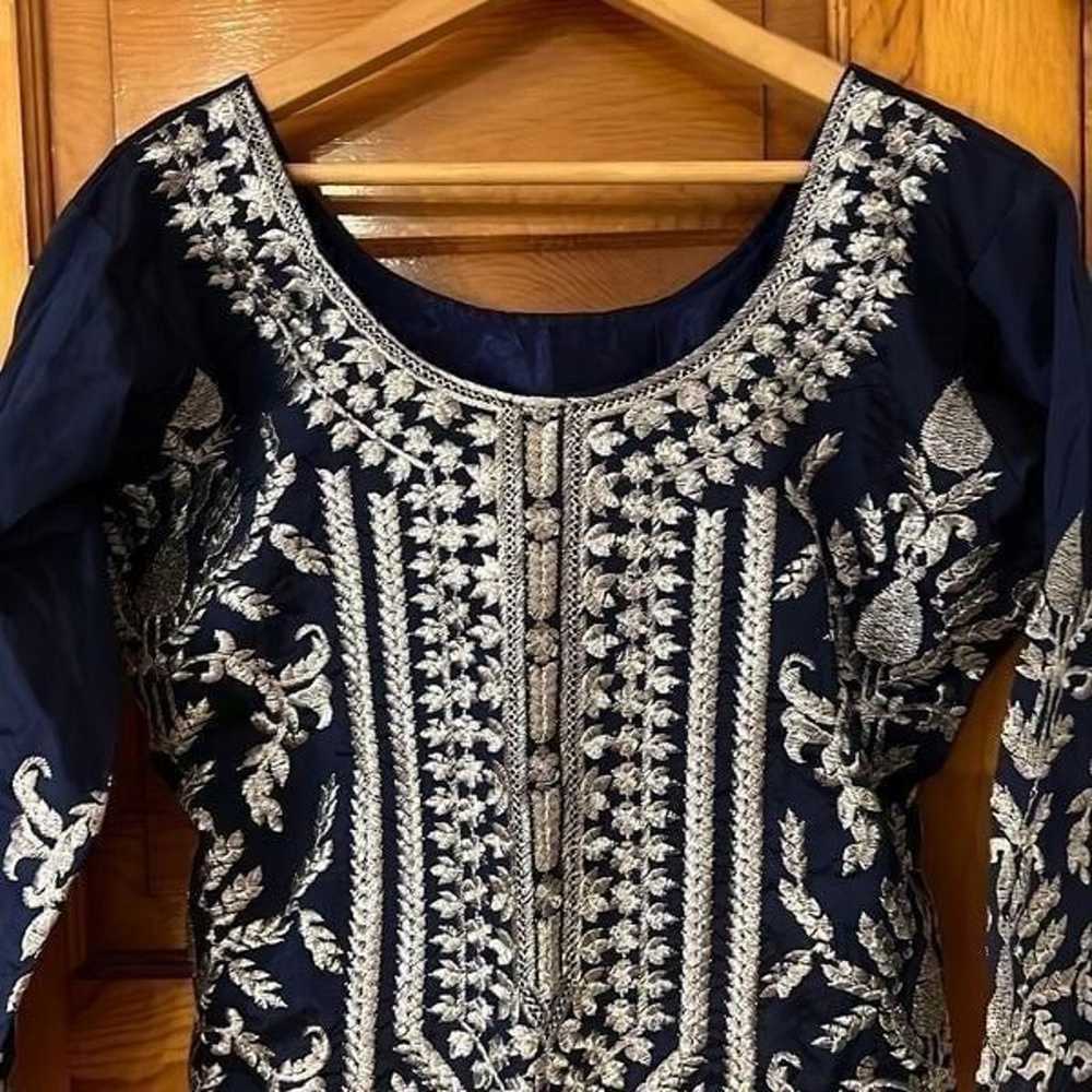 Deep Navy Blue and White Embroidered Chikankari T… - image 4