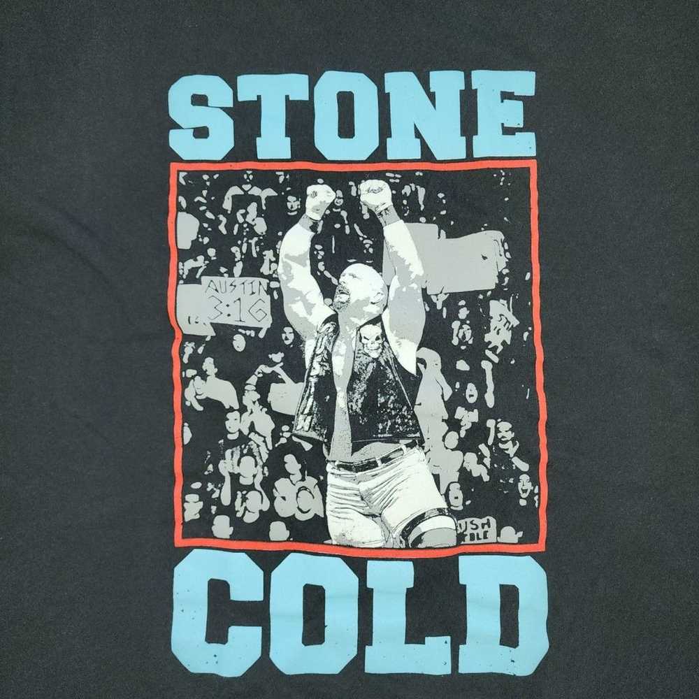 WWE Legends Stone Cold Steve Austin Graphic Tee S… - image 2