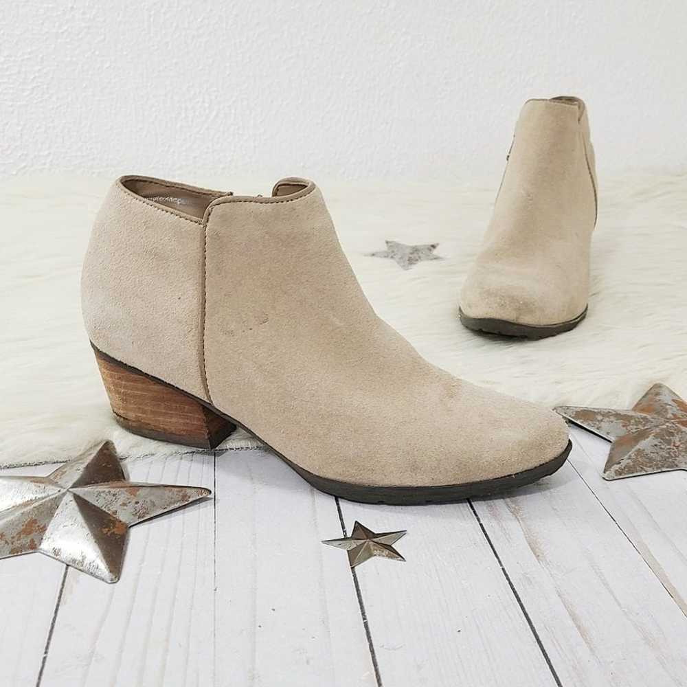 Blondo Villa waterproof suede ankle boots Sand si… - image 1