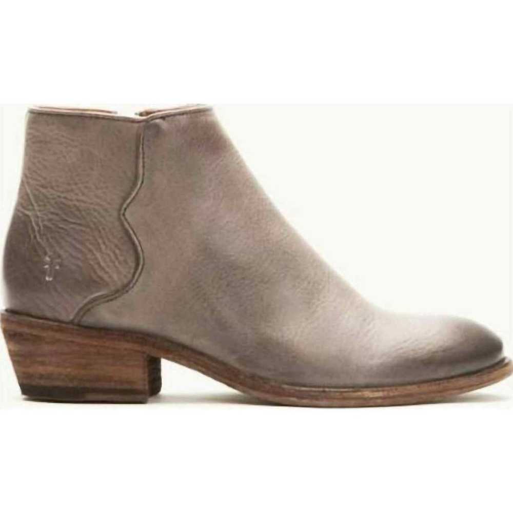 Frye Carson Leather Boots  Womens 7 - image 1