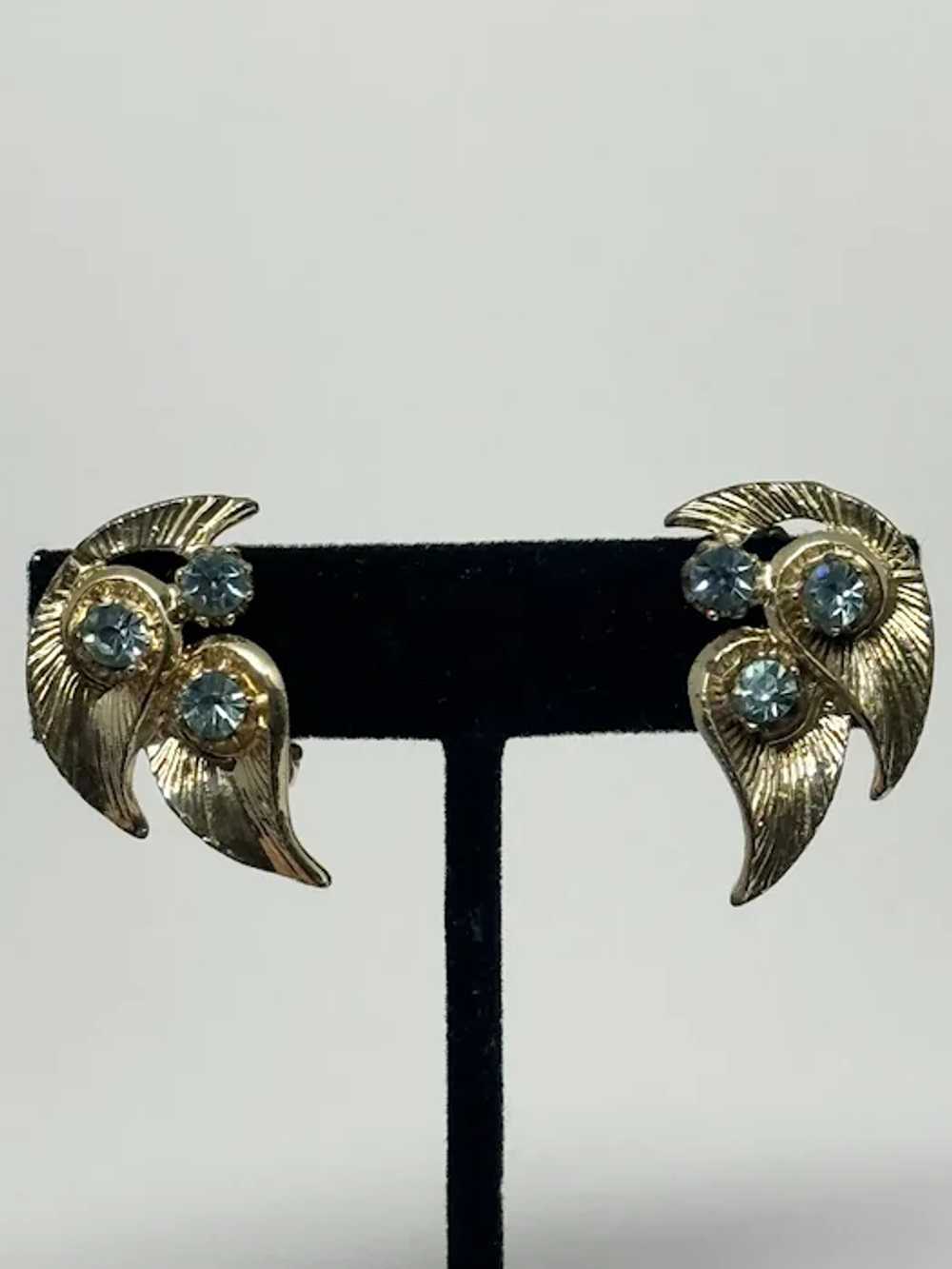 Vintage blue rhinestone clip on earrings - image 2