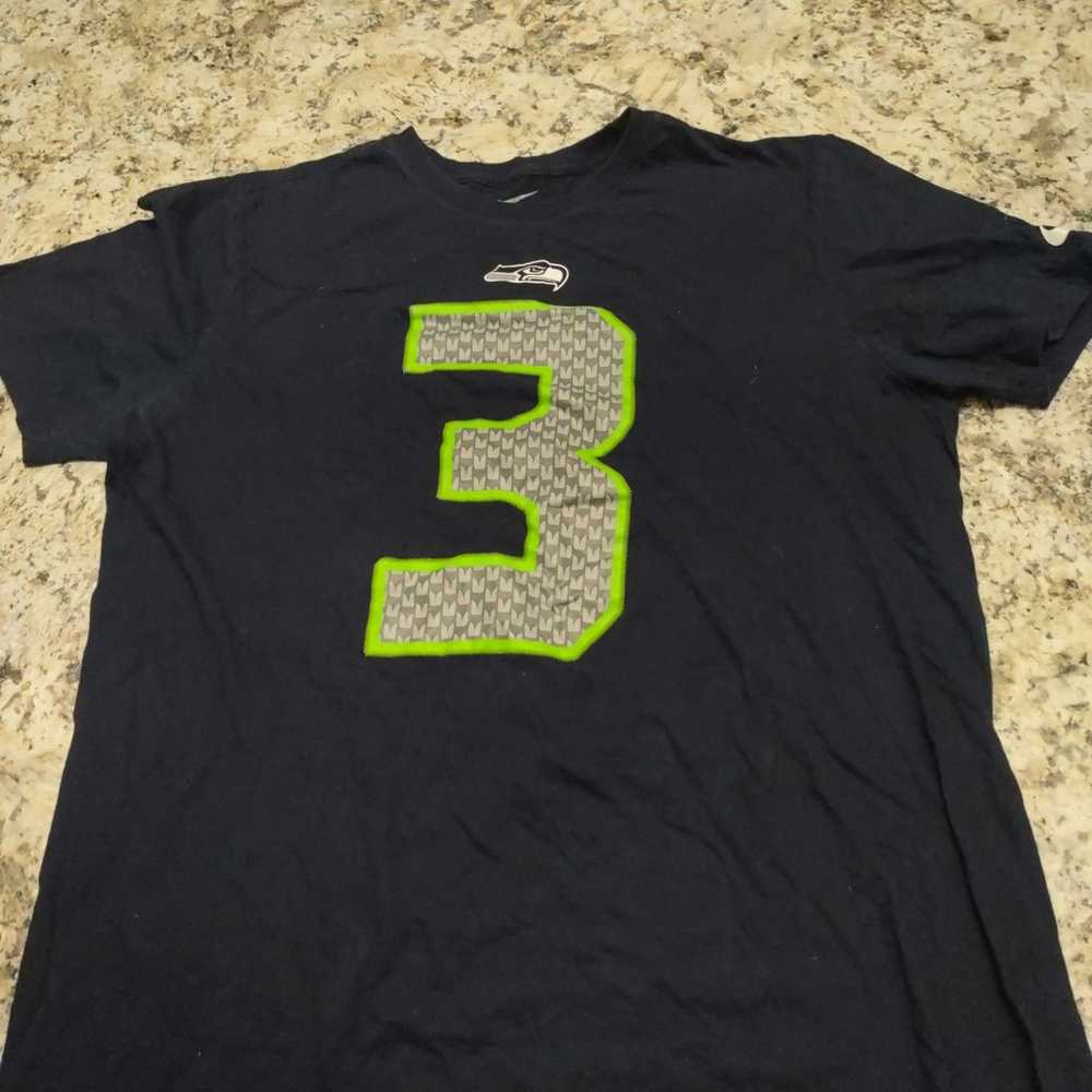 Seattle Seahawks Russell Wilson Tshirt Size Large - image 1