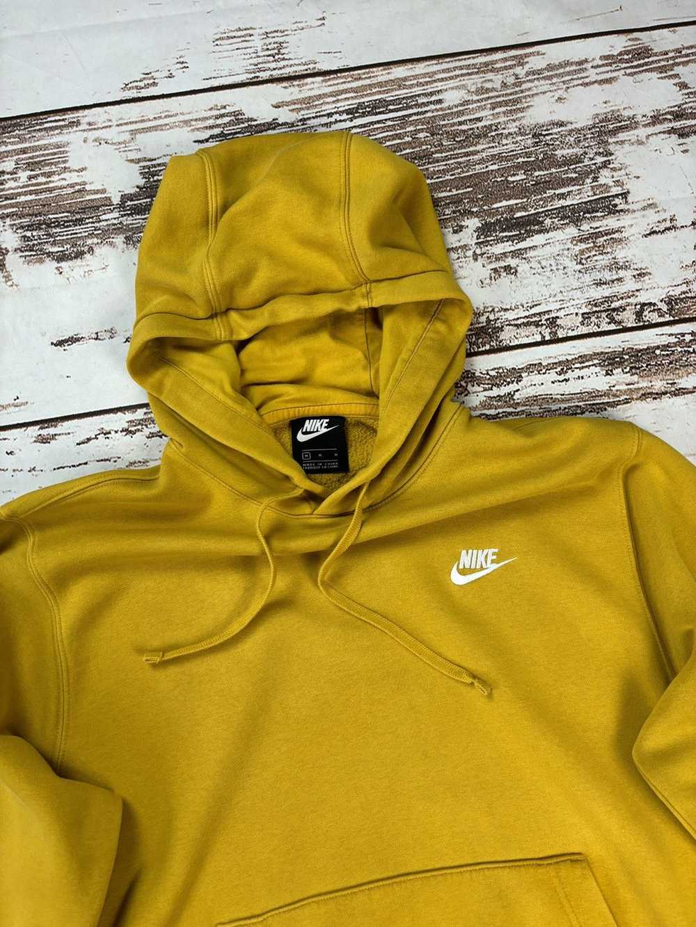 Nike × Streetwear Nike Yellow Hoodie Sweatshirt - image 4