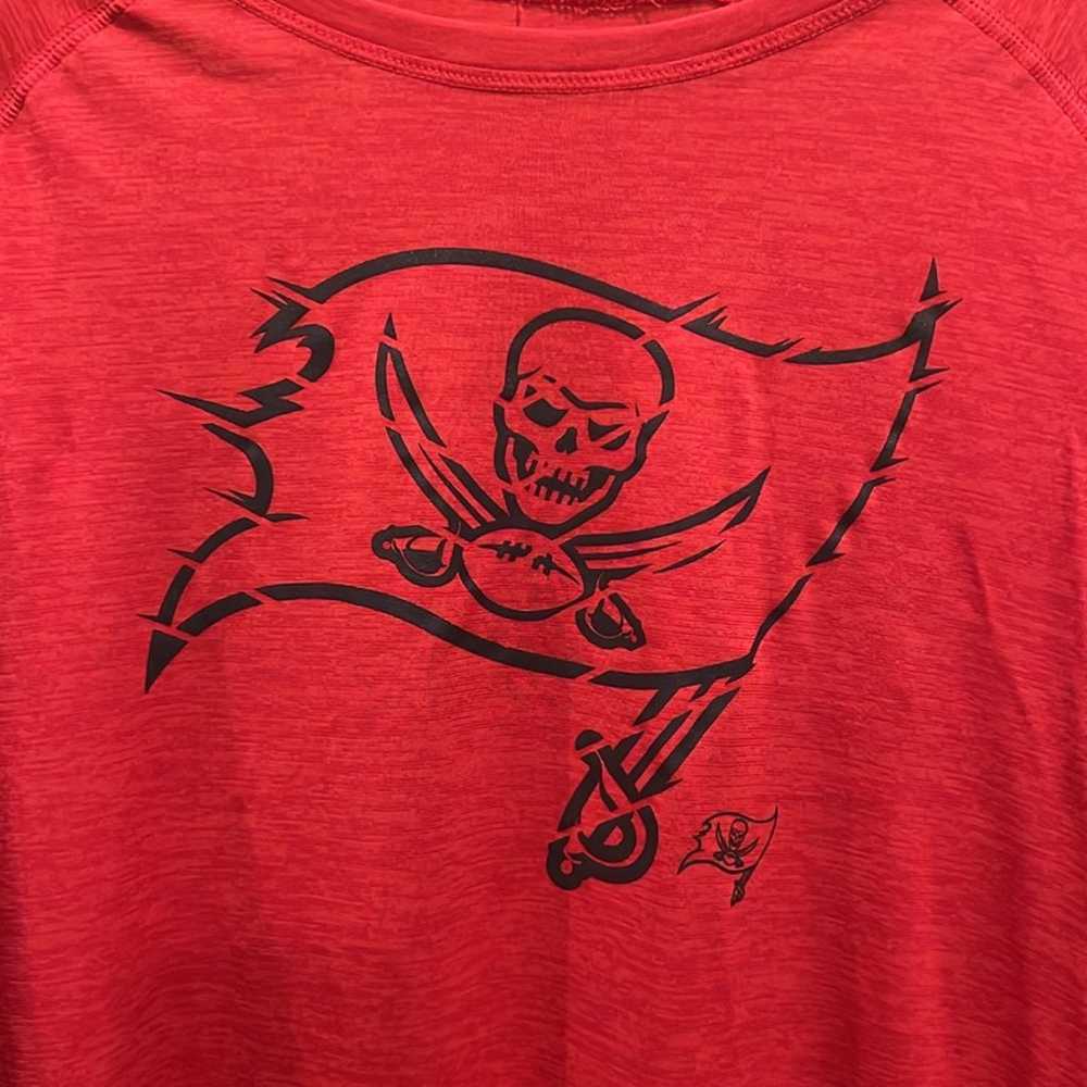 Tampa bay buccaneers shirt size: XXL - image 2