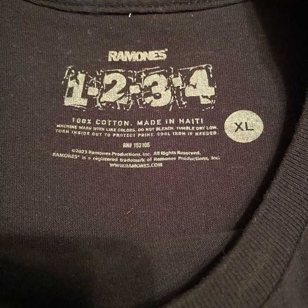 Ramones 1234 Men's Modern Graphic Short Sleeve T-… - image 5