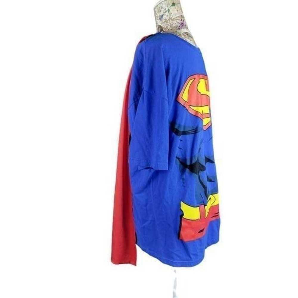 Superman DC Comics T Shirt With Detachable Cape - image 3