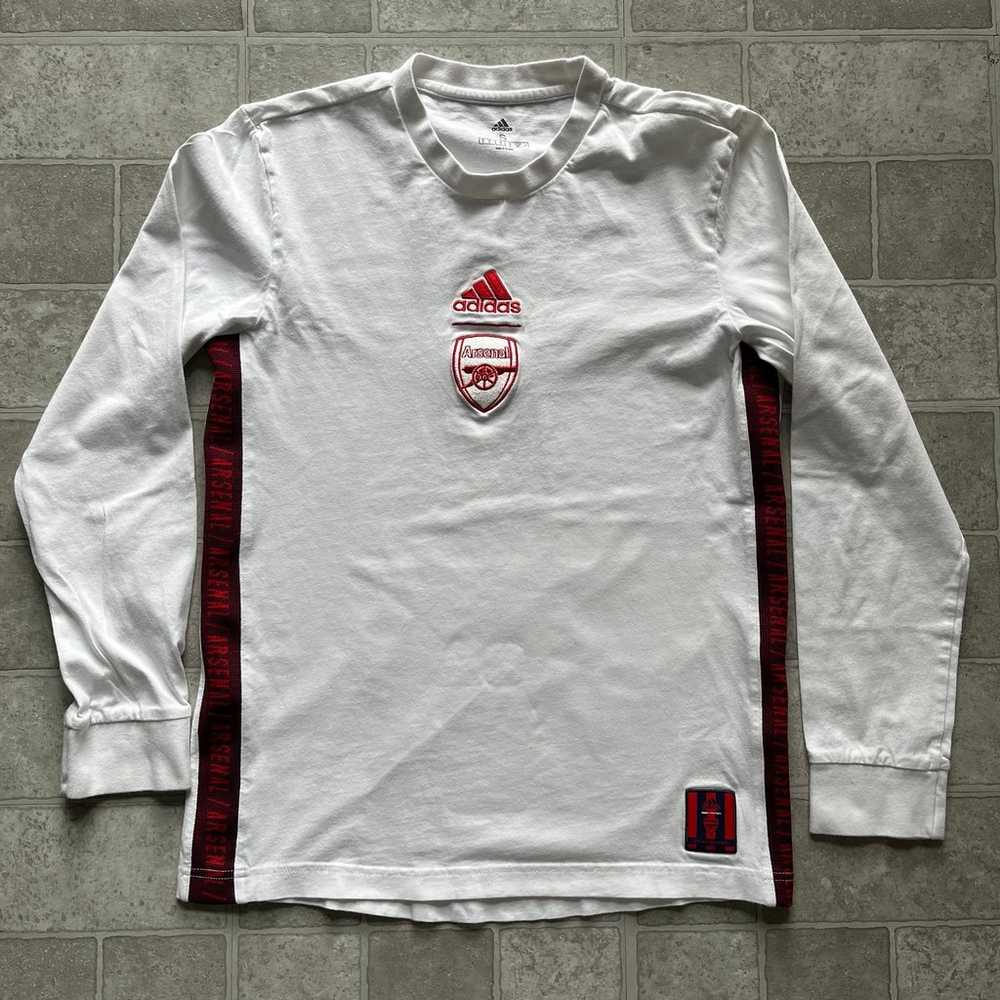 #196. Arsenal Adidas Spellout Embroidered Logo Ts… - image 1