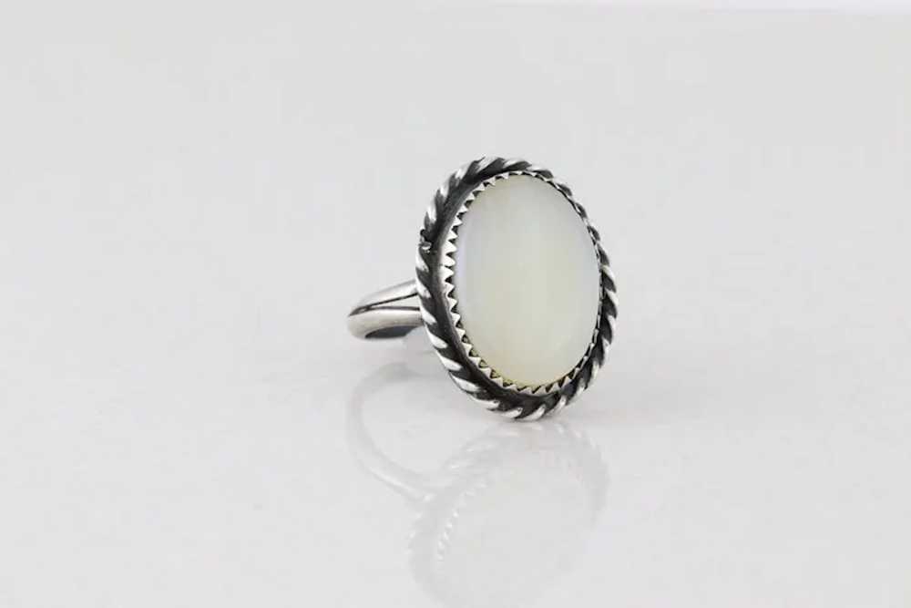 Sterling Silver White Shell Ring size 6 1/4 - image 4