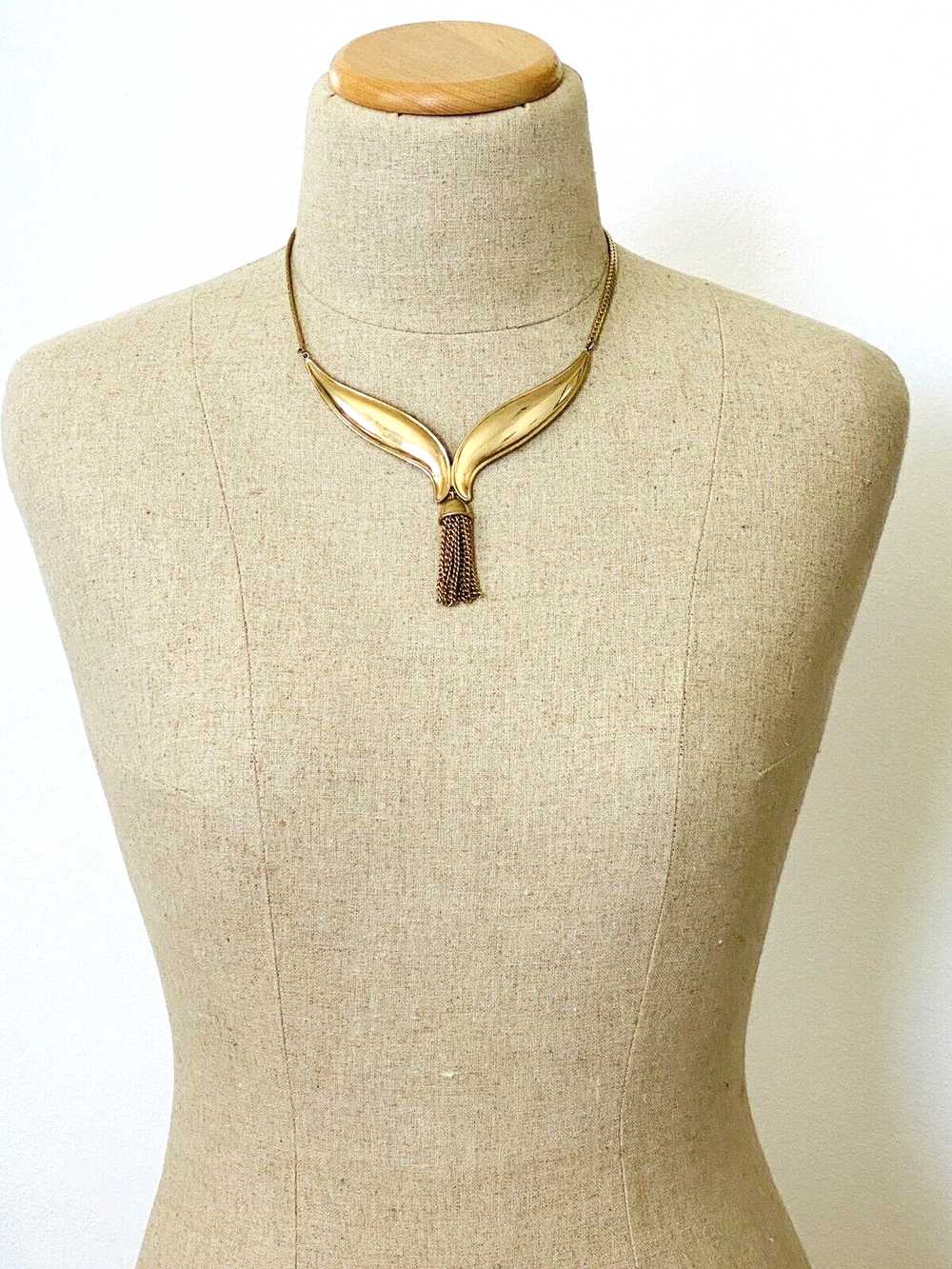 Vintage Modernist Collar Necklace with Tassel Pen… - image 6