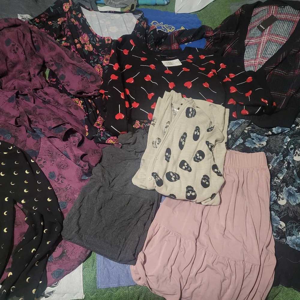 Huge TORRID lot some nwt 10 pieces - image 1
