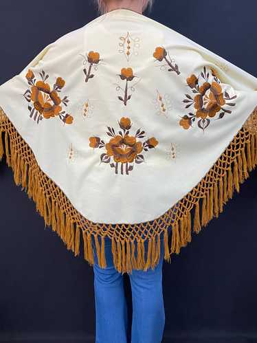70s Embroidered Floral Fringe Shawl Wrap