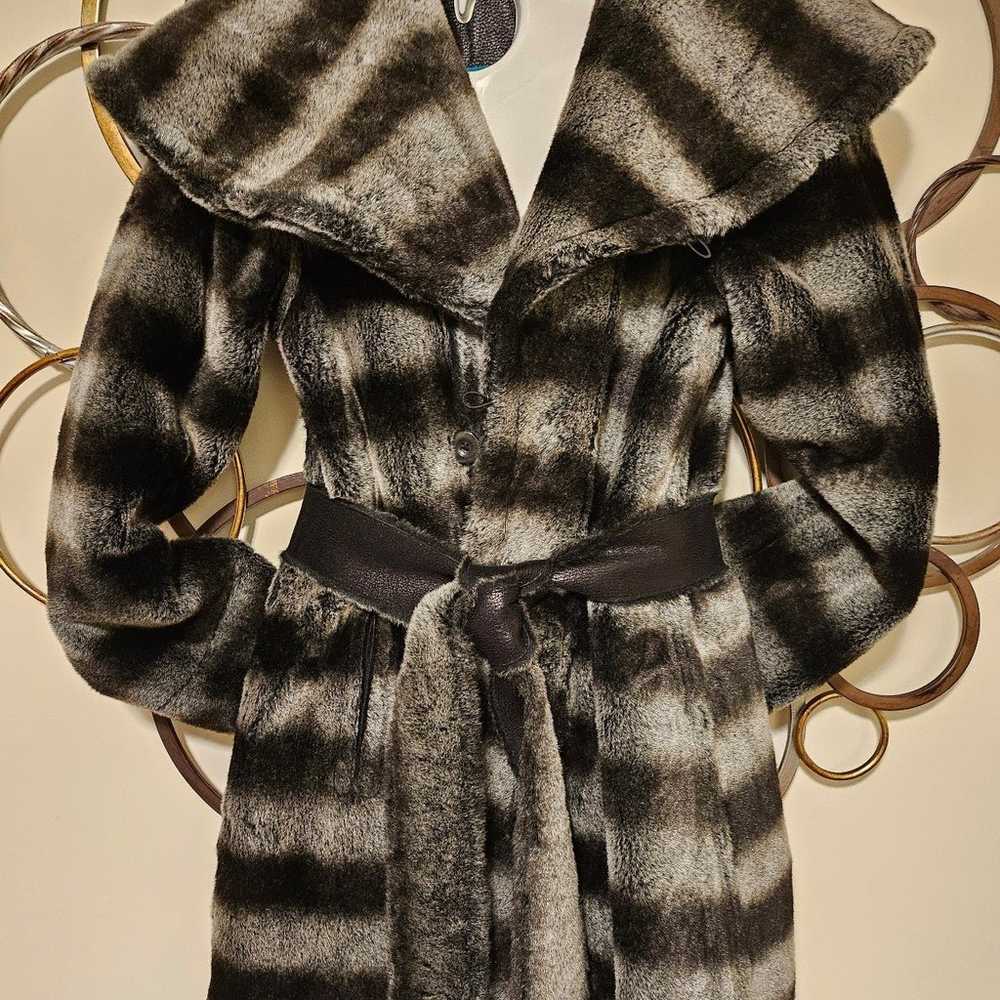 Luxury Faux Fur/Leather Reversible Shawl Collar w… - image 5