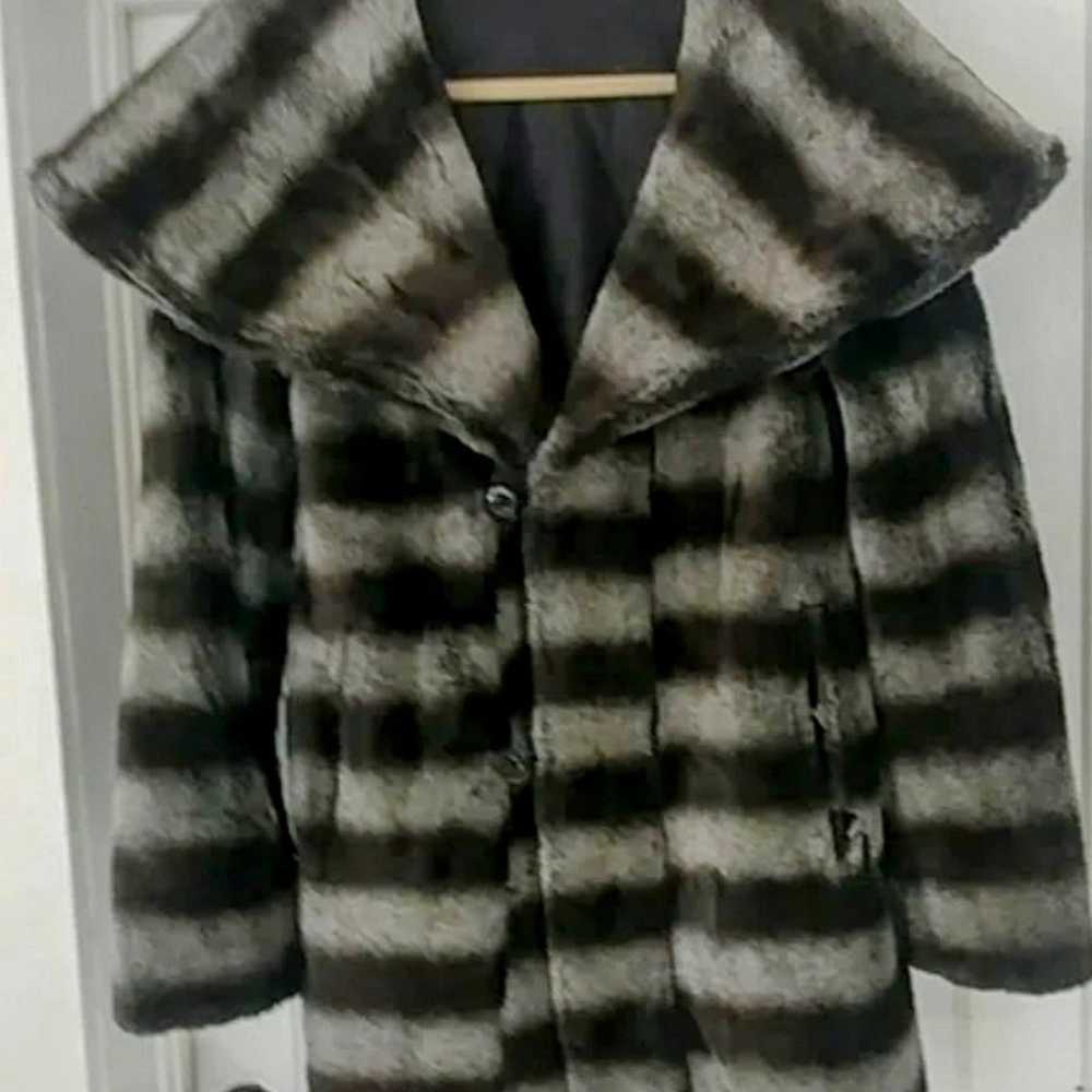 Luxury Faux Fur/Leather Reversible Shawl Collar w… - image 7