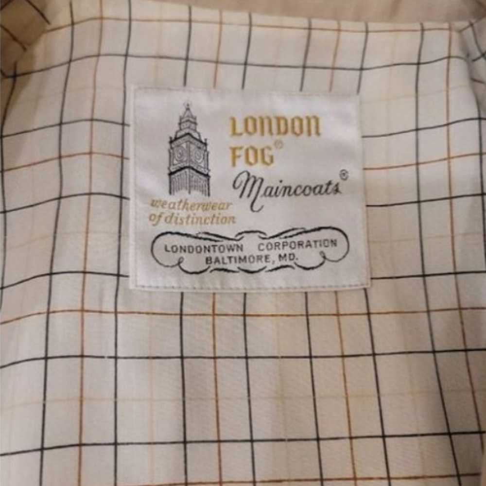Vintage London fog khaki trench coat - image 4