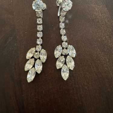 Vintage Weiss Rhinestone Dangle Drop Earrings