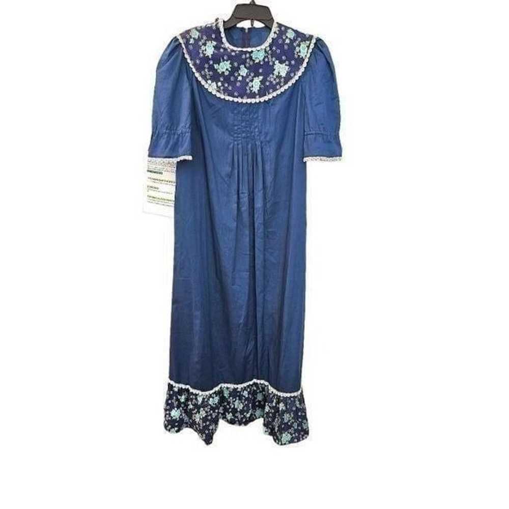 Vintage Blue Dress with Floral & Lace Trim - image 2