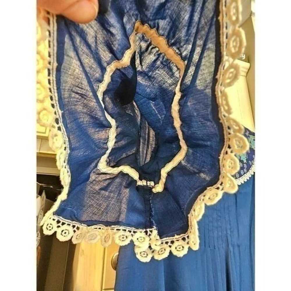 Vintage Blue Dress with Floral & Lace Trim - image 3