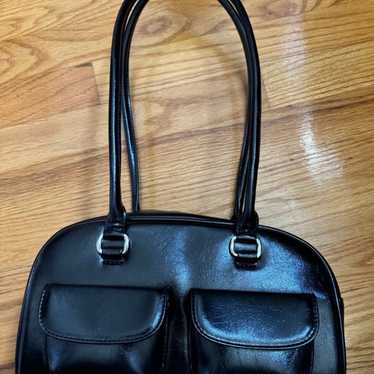 Stand oil chubby bag in black leather