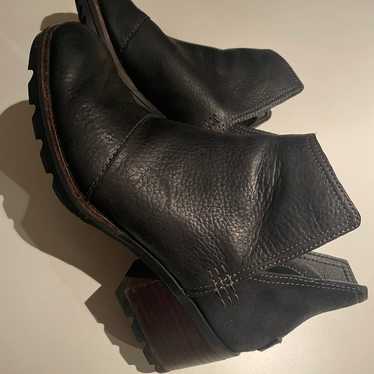 Sorel Black Ankle Boots Size 7.5