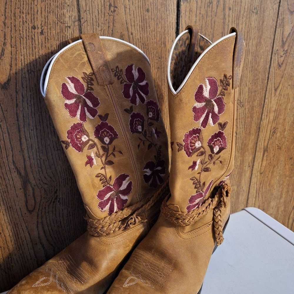 Women's cowgirl boots embroidered - image 1