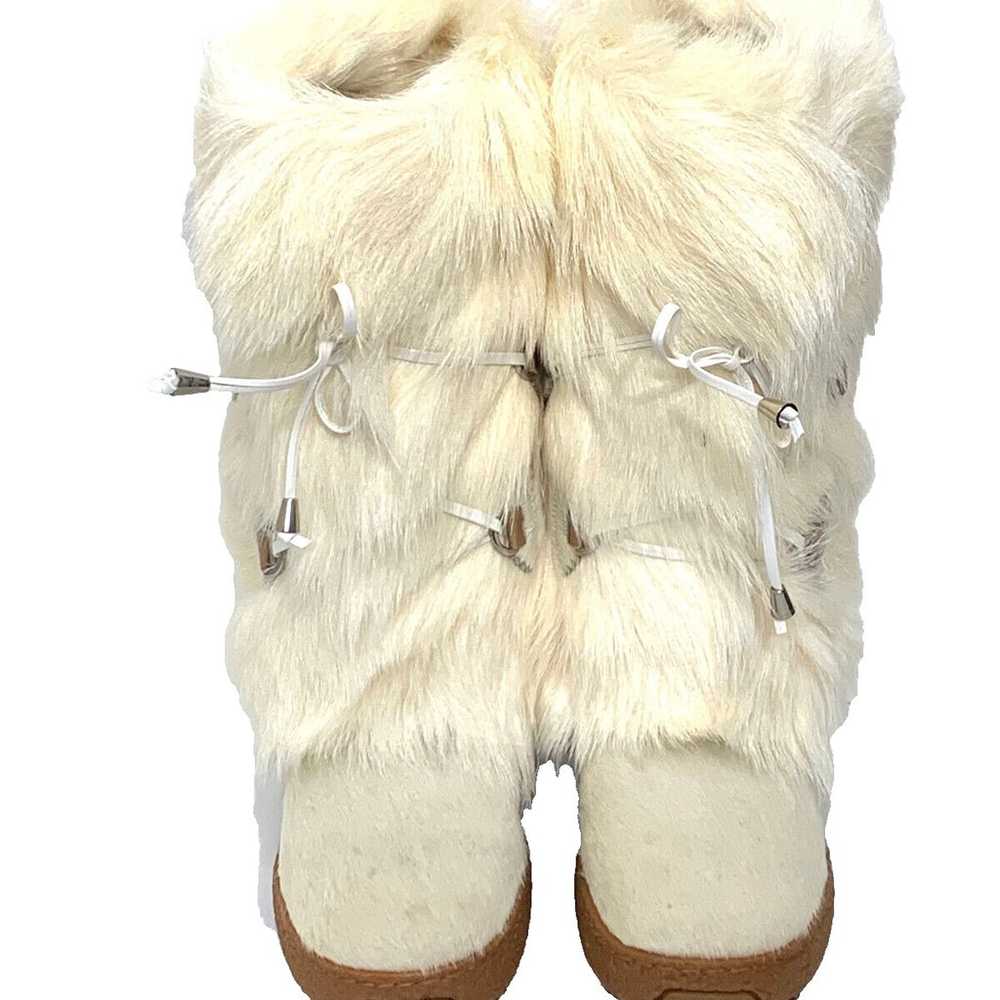 Oscar Sport NWB Women's White Norma Boots Size 7 - image 1